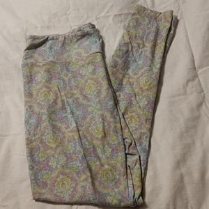 Lularoe leggings tall and curvy